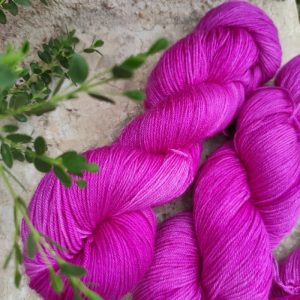 Merino y seda color púrpura