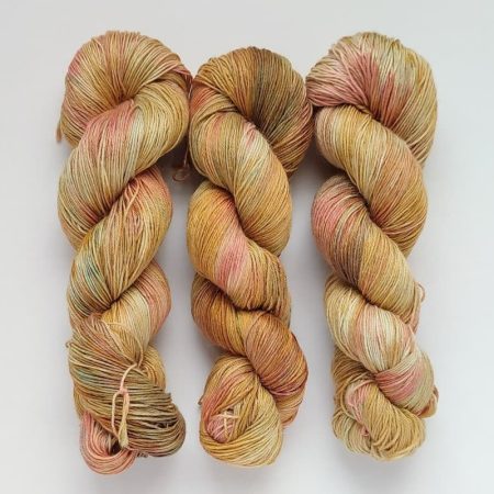Alpaca and silk for weaving