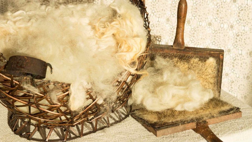 El cardado influye en la suavidad de la lana para tejer
