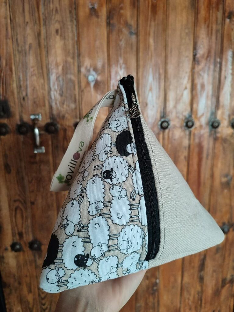 Pouch for yarn ball