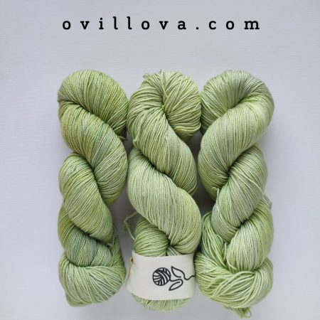 lana color verde